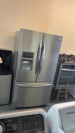 Like new Frigidaire stainless steel refrigerator