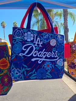 20%off Bolso Dodgers ($35)tel (contact info removed)
