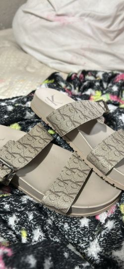 size 7 women’s slides