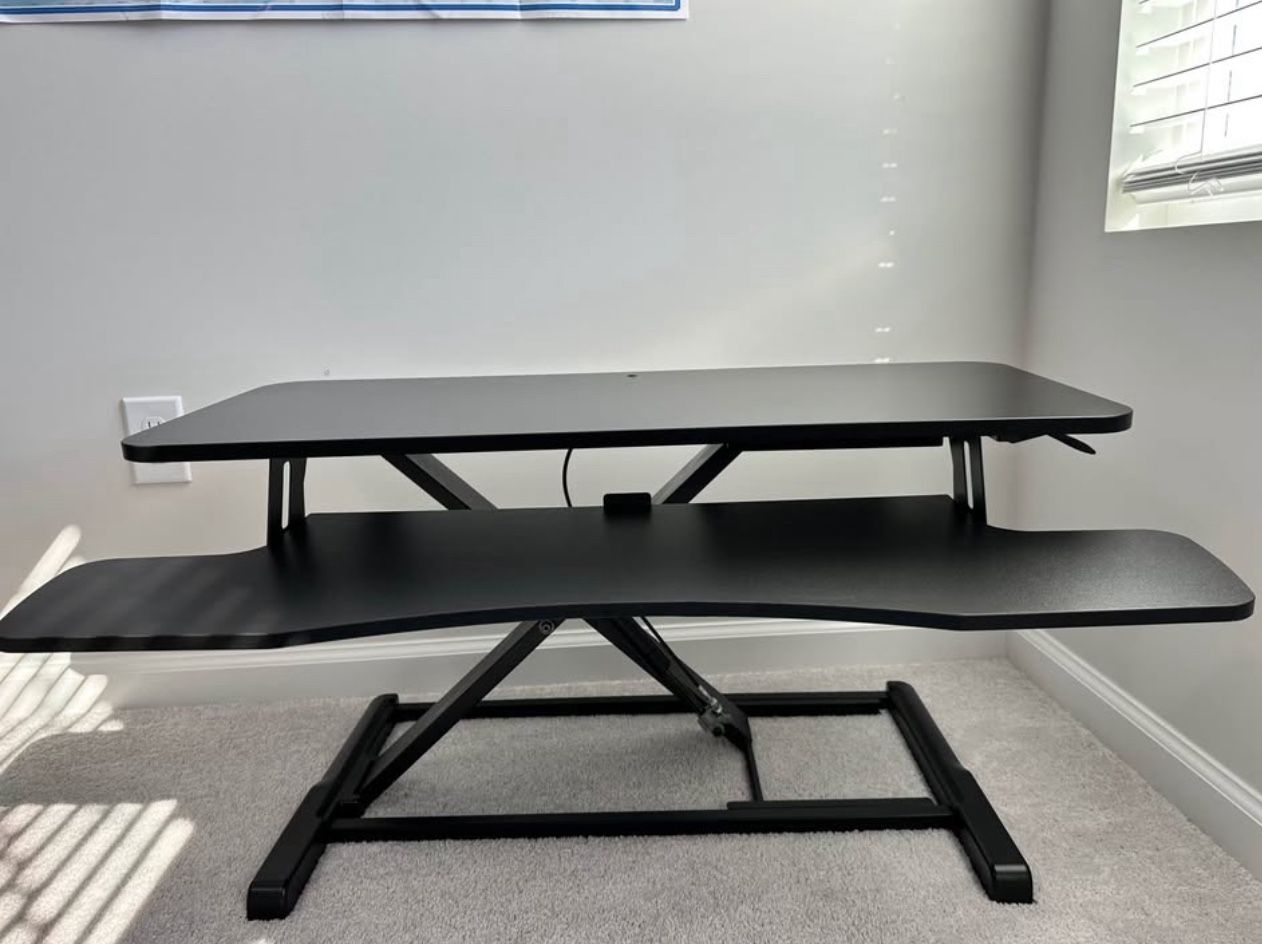 Mount-It! Standing Desk Converter, Sit Stand Desk Riser, 37 inch Platform