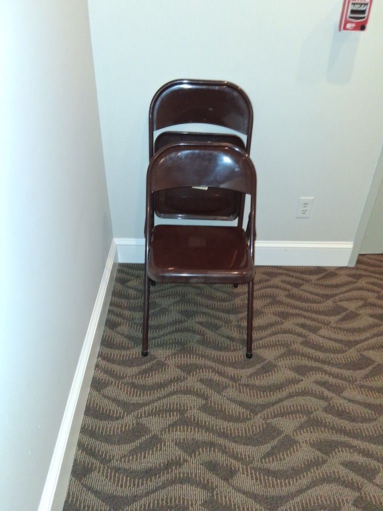 10 Folding Chairs Please Read Description