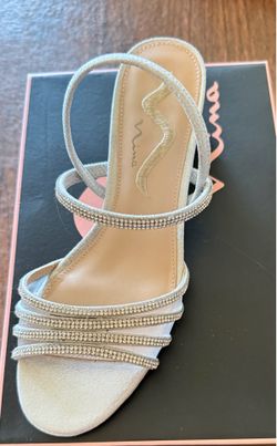 Woman’s size 7M dress shoes