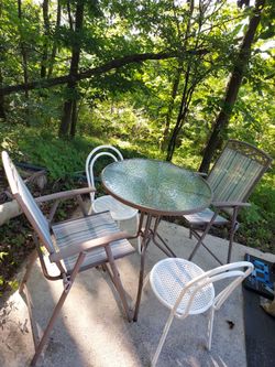 Bistro patio table with 4 chairs