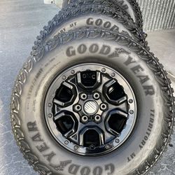 Bronco Black OEM bead-lock wheels with Goodyear LT 315/70 R17. Set of 5