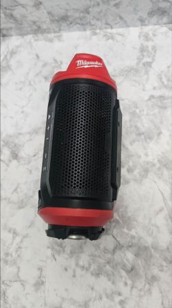 Milwaukee M12 Wireless Jobsite Speaker