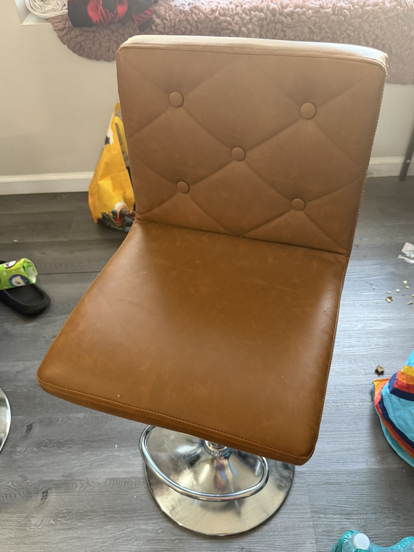 4 BROWN BAR STOOLS