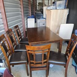 Kitchen Table And 5 Chairs 