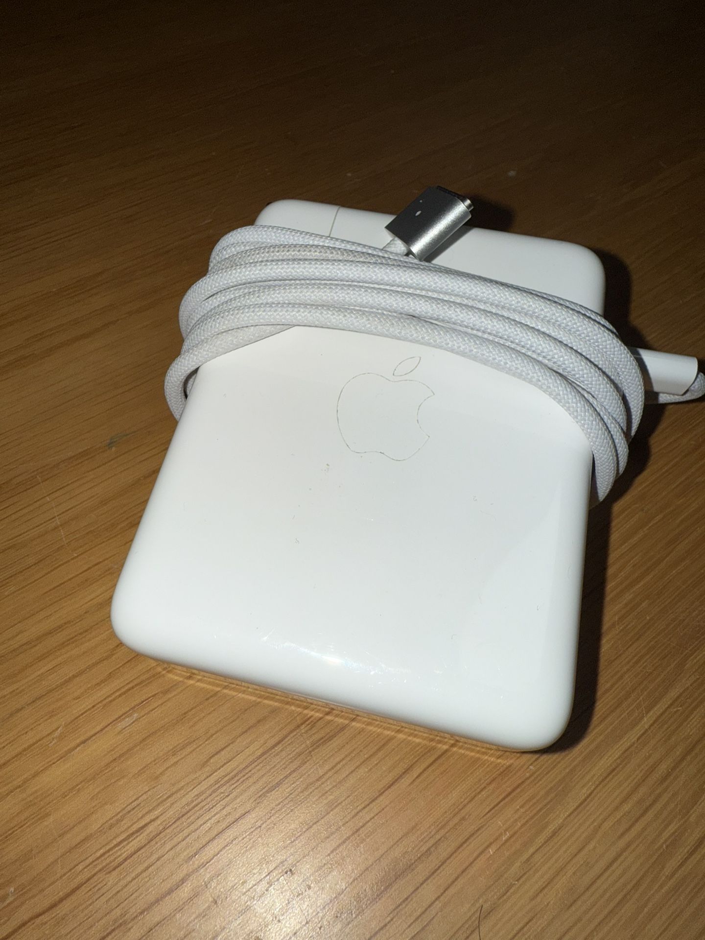 APPLE 140 USB-C Adapter + APPLE USB-C to MagSafe 3 cable - Great Deal!!