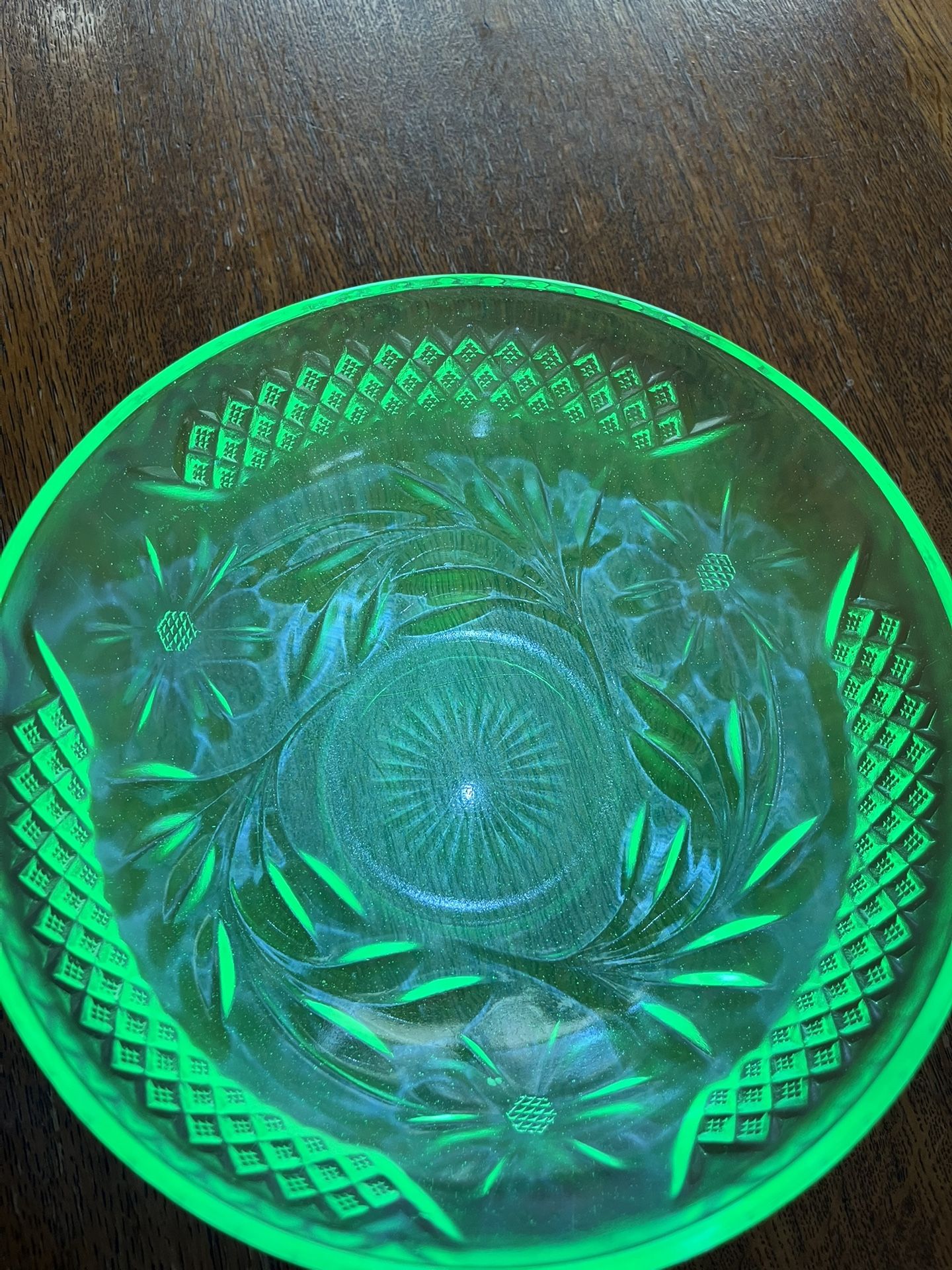 Us Glass Co Floral Diamond 8” Uranium Bowl