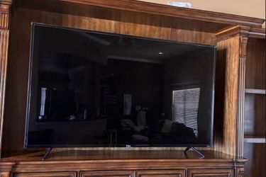 TCL Roku Large 4K HDR Flat Screen TV 55”