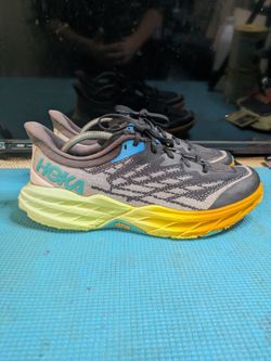 Hoka Men's Speedgoat 5 Sneaker Black/Evening Primrose Size 11.5D