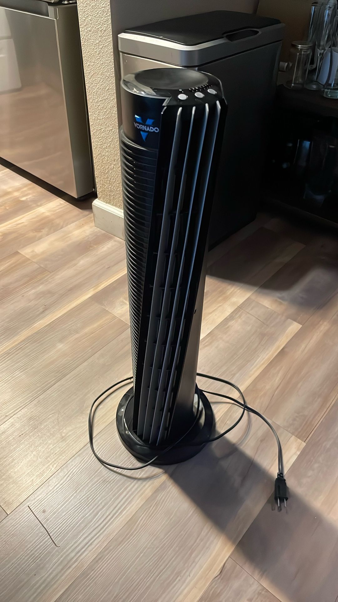 Vornado tower fan 29”