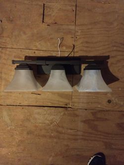 Wall light fixture