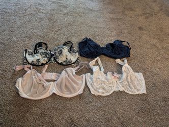 4 victoria's Secret Bras