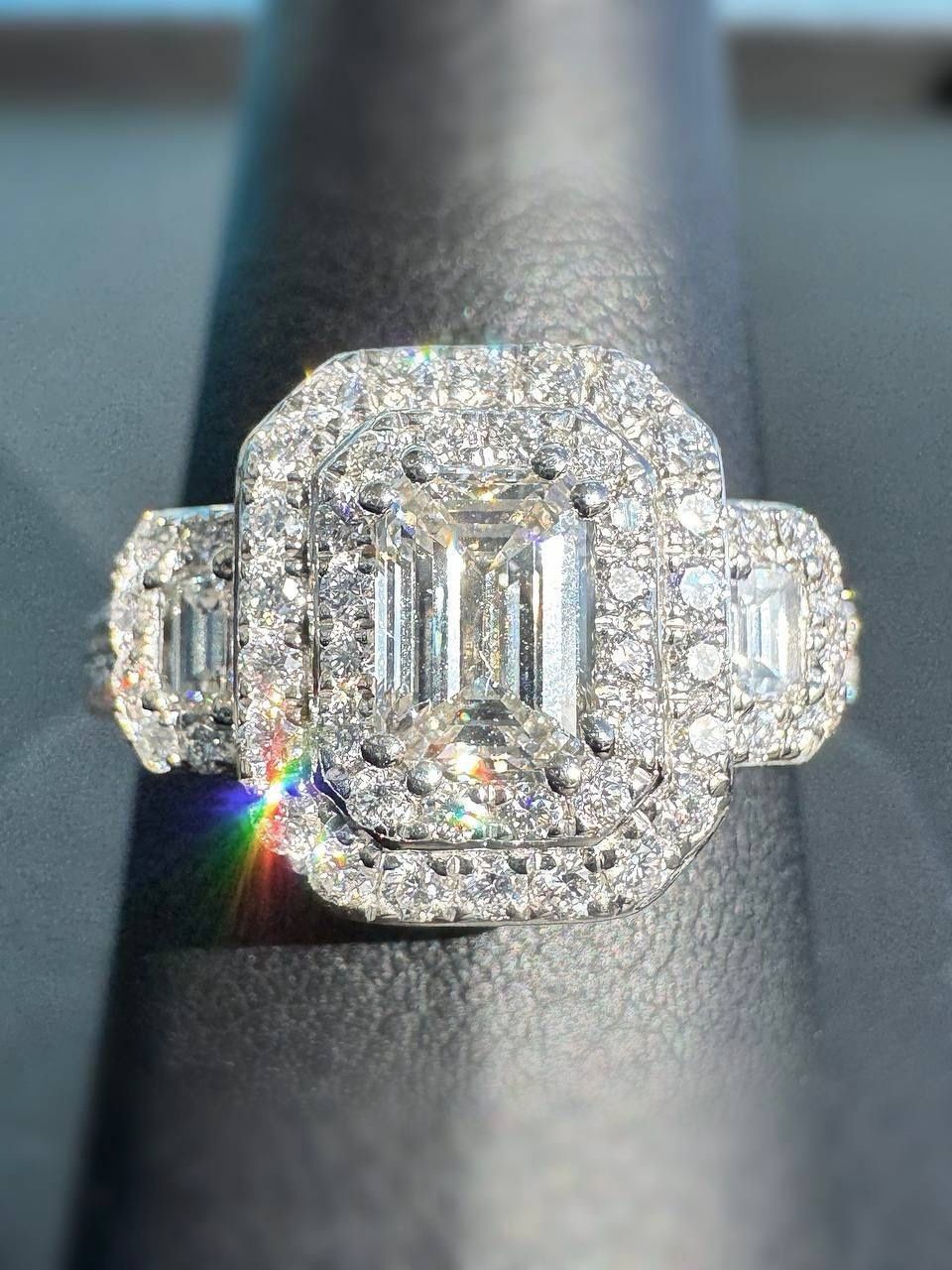 Platinum 950 Emerald & round cut 3 stone 2.5CTW diamond Engagement ring sz 9