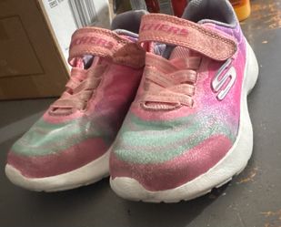 11t Girl Skechers 