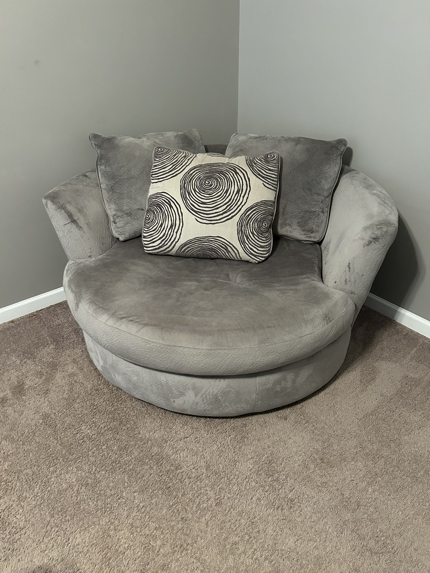 Loveseat 