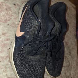 Nike Tennis Shoes 