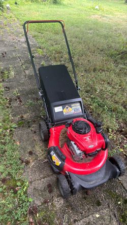 Craftsman Red Weed Eater / String Trimmer – Lightly Used – Excellent Condition