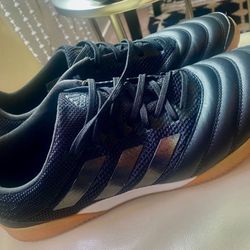 Adidas Men's Shoes / Size 9.5 / used like New