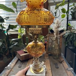 Fenton vintage Poppy lamp
