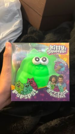 Kitty squeeze squishy