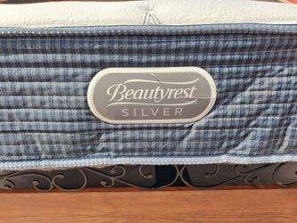 Beauty Rest Silver king size bed complete.