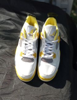Jodans is white black and yellow