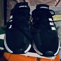 Adidas Size 5,5 Grade school Women Size 7