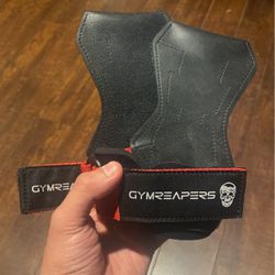 GYMREAPERS Lifting Grips 