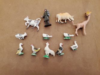 Lot of 12 Plastic Toy Farm Life Animals