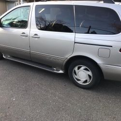 Toyota Sienna XLE 2003