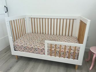White and Natural Wood Convertible crib