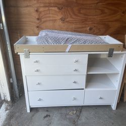 Baby Changing Table / Dresser 