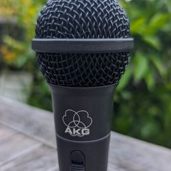 AKG D590S Dynamic Vocal Microphone w/ On-Off Switch