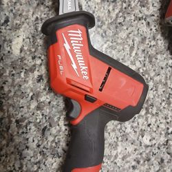 Milwaukee M12 Fuel Sawzall 2520-20