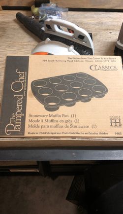 Pampered chef stone ware muffin pan
