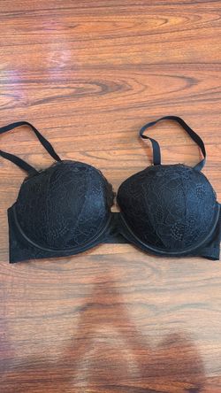 VICTORIA’S SECRET 32DD