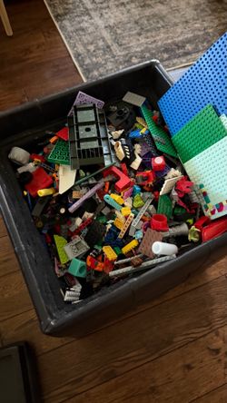40 lbs of legos