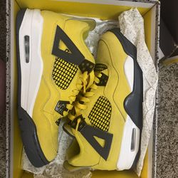 Jordan 4s Lighting 6.5 Youth In Org. box Worn 3 times