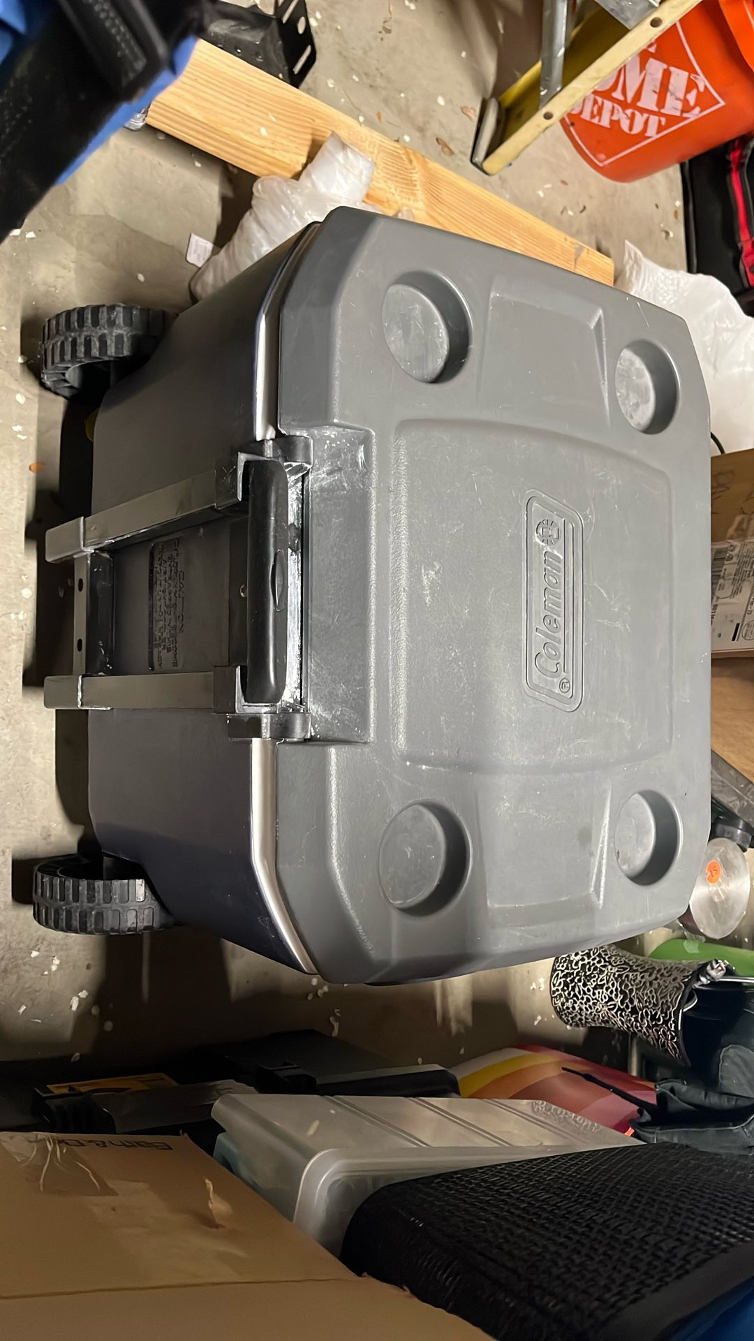 4 Cup Holder Coleman Cooler. Grey Extension Handle 2 Wheels