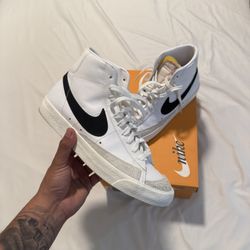 Nike blazer Sz10 (WORN TWICE)