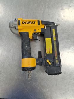 Dewalt Pneumatic Framing NailGun