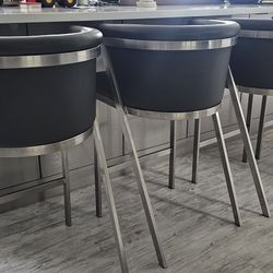Bar Chair/ Stool