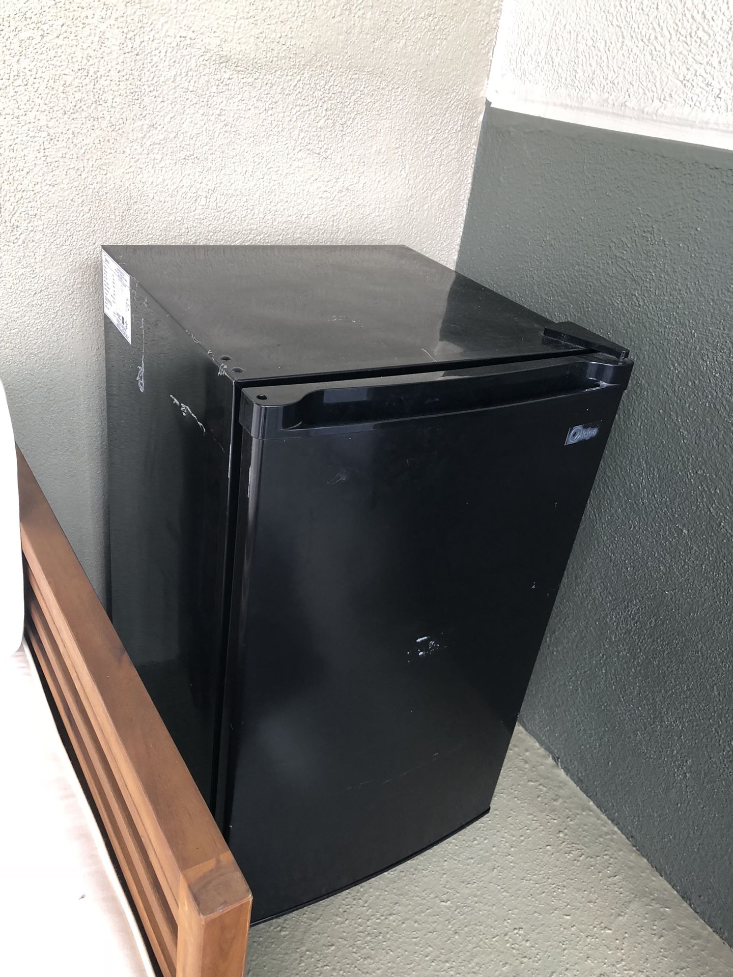 Black midea mini fridge