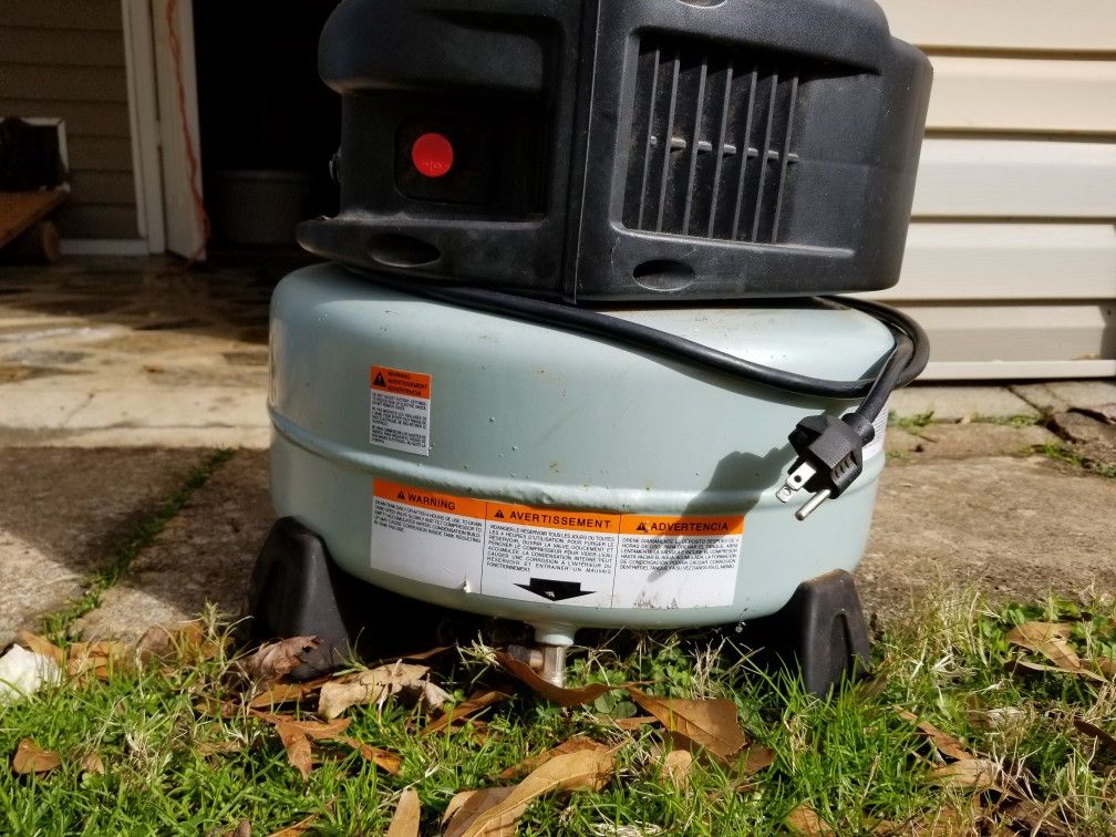 Hitachi EC510 Pancake Air Compressor for Sale in Inman, SC OfferUp