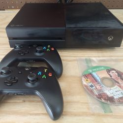 Xbox One 1TB Two Controllers & GTA 5
