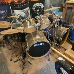 8 Piece Tama drumset