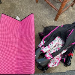 A Beautiful Pink Play Pen , In Good Condition (NO SHIPPING)