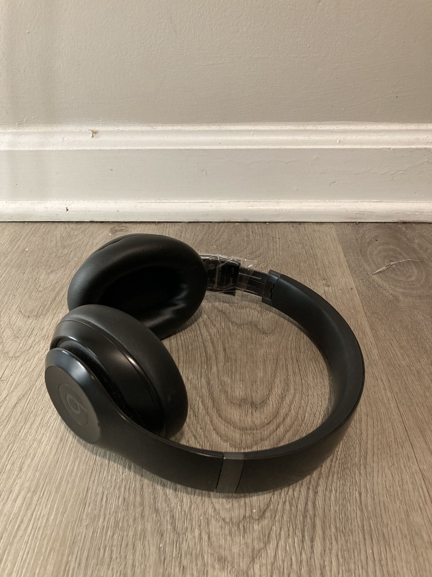 Beats Studio Pros (Black)